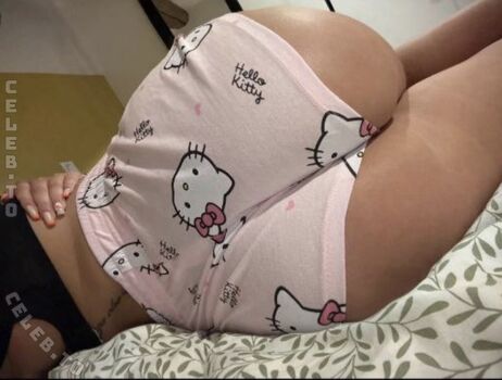 itselenaa__