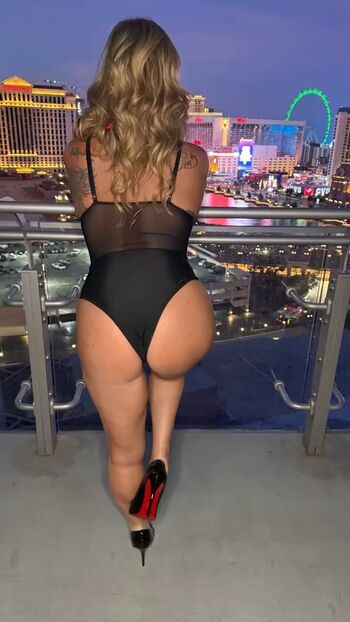 itsnikkibitch_xo