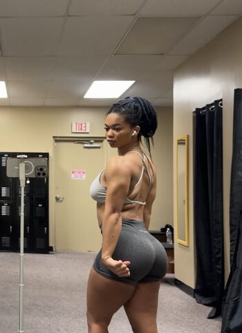 Itzmelanin