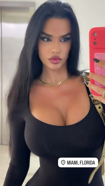 Ivana Knoll