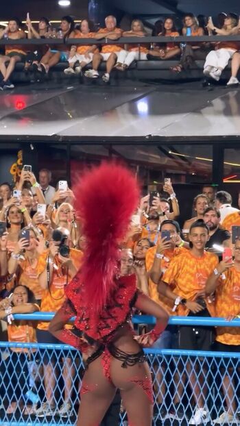Iza Cantora