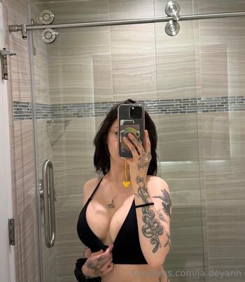 Full leaked Jadeyanh  page private onlyfans photo
