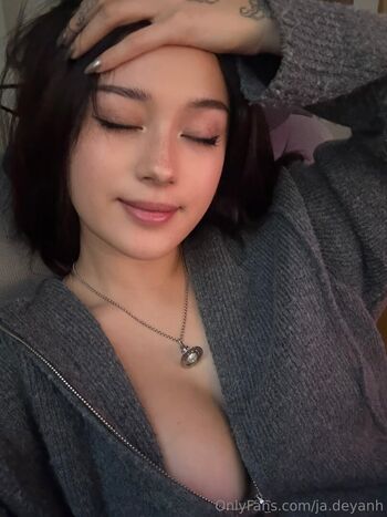 Full leaked Jadeyanh  page private onlyfans photo