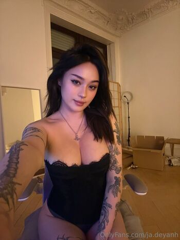 Full leaked Jadeyanh  page private onlyfans photo