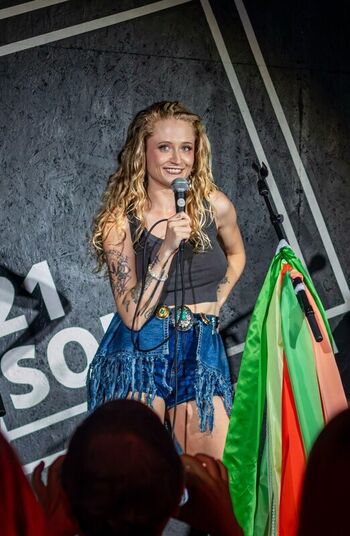 Janet Devlin