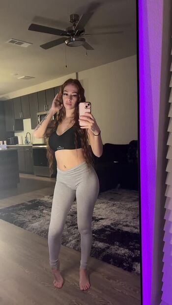 Full leaked Sara lovatin/ private onlyfans photo