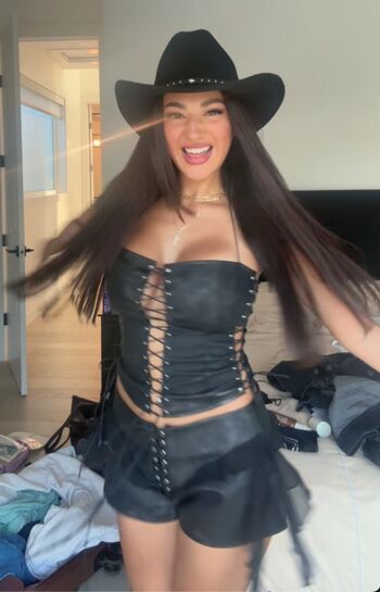 jasmine_lillyyyy