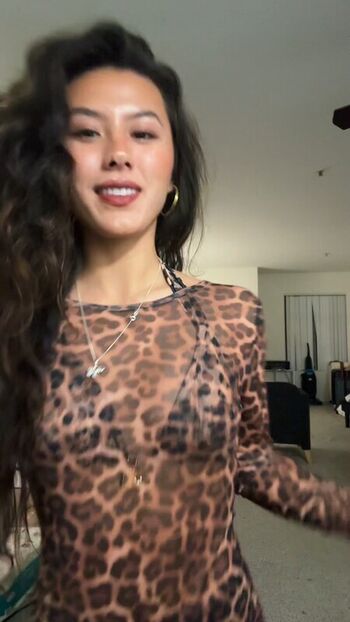 Jasmine Yi