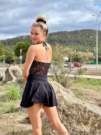 Jenni Blue 