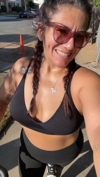 Jenny Simone