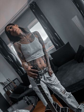 Jenny Sixx