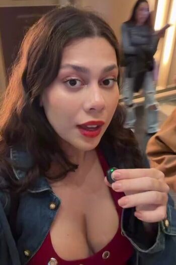 Julia Alvarenga