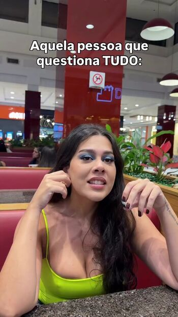 Julia Alvarenga