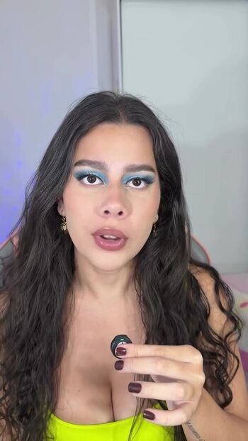 Julia Alvarenga