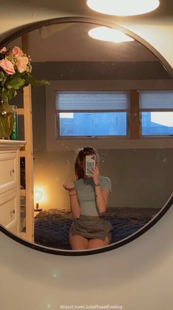 Julia Evelina-Rose