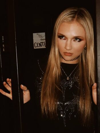 Full leaked Julia hart page private onlyfans photo