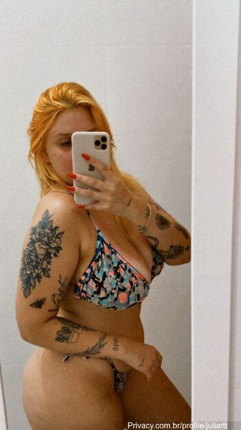 Julia Peituda