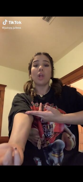 Juliagoolia69