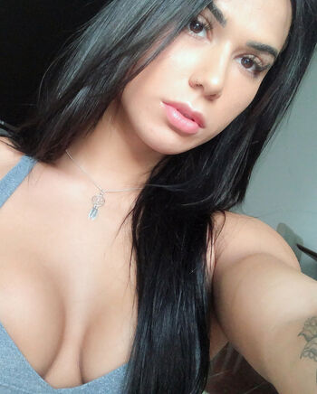 Jully Oliveira