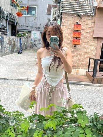 Full leaked Red velvet/ private onlyfans photo