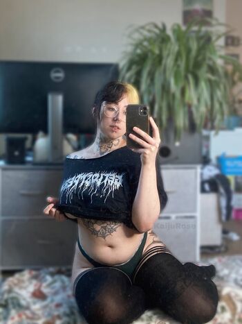 Kaiju_rose