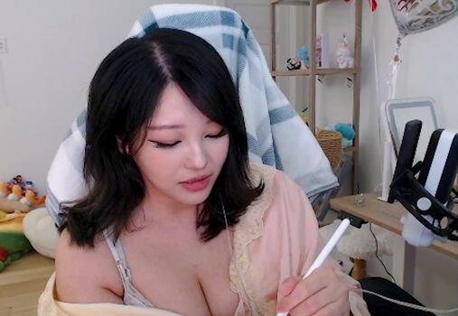 Kang Hee Yoon