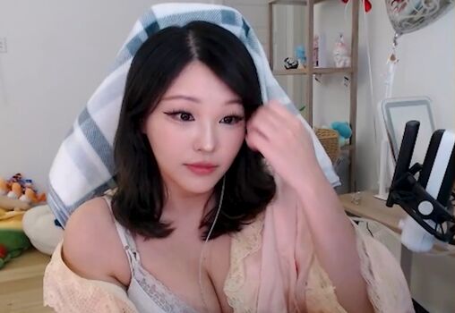 Kang Hee Yoon