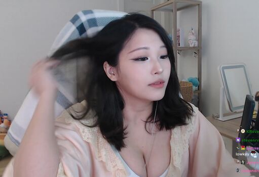 Kang Hee Yoon