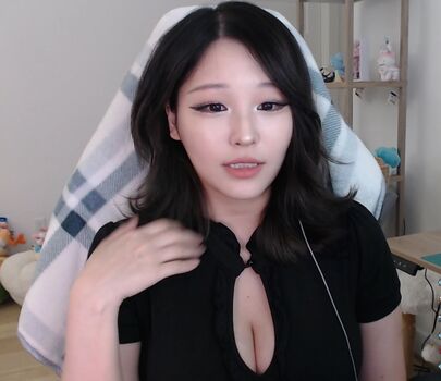 Kang Hee Yoon