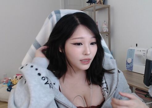 Kang Hee Yoon