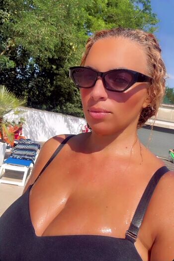 Kayna Samet