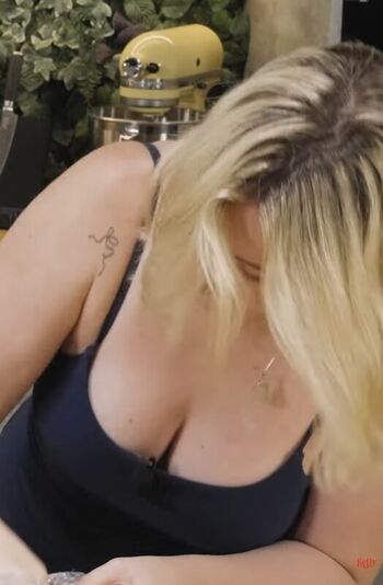 Full leaked Molly jane/ private onlyfans photo