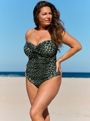 Kelly Brook