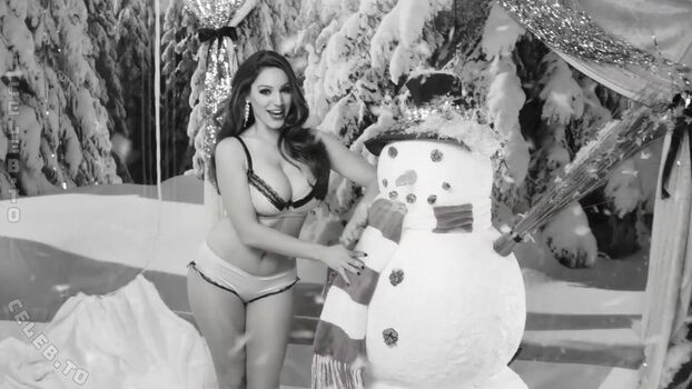 Kelly Brook