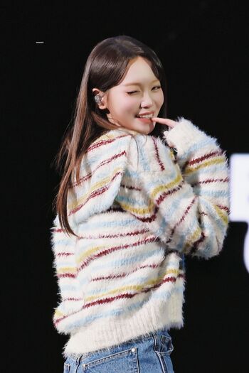 Kim Chaewon