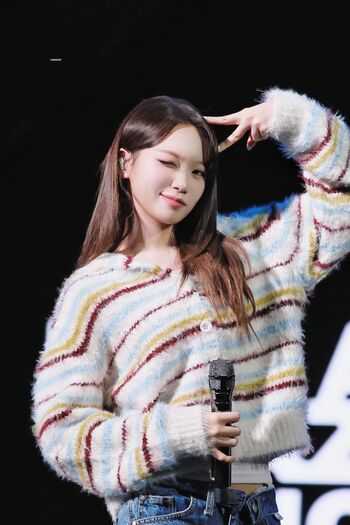 Kim Chaewon