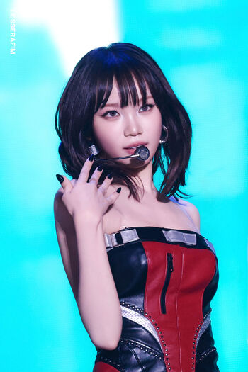 Kim Chaewon