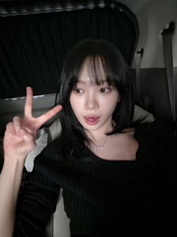 Kim Chaewon