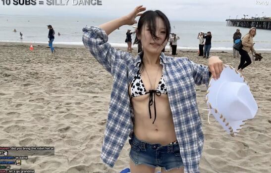 Full leaked Dollblush/ private onlyfans photo