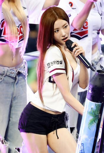 Kwon Eunbi