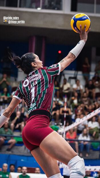 Lara Nobre