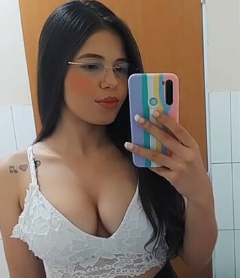 Larissa Araujo