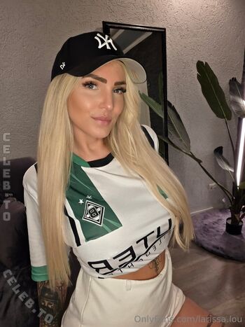Larissa Lou