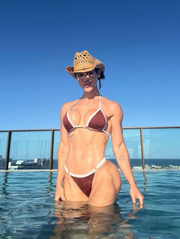 Larissa Tomasia