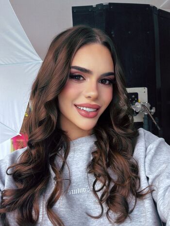 Larissa Ts