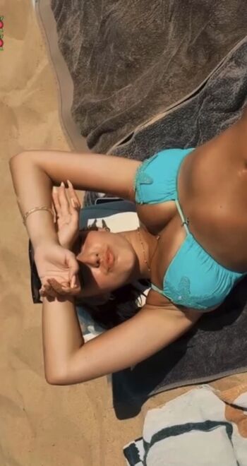 Laura_zca