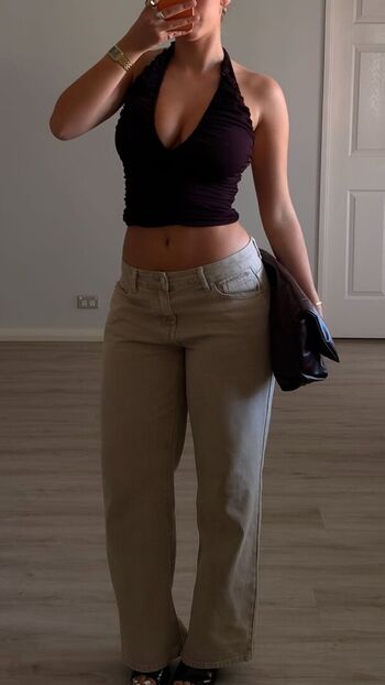 Lauramjj_
