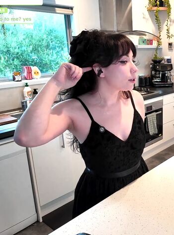 Layna Lazar