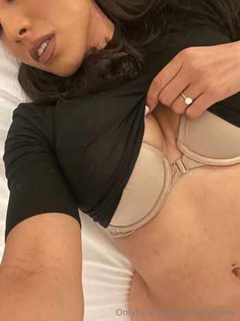 Full leaked Leila grey page private onlyfans photo