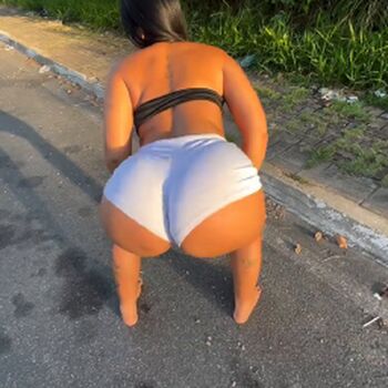 Lellyzinha